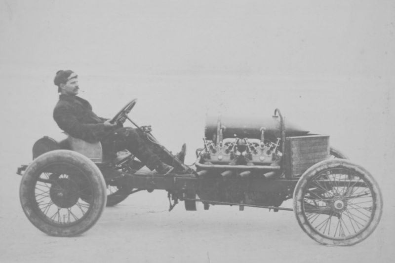 Chevrolet behind the wheel of the mighty 25 liter V8 Darracq racer in the Ormond-Daytona tournament, January 1906