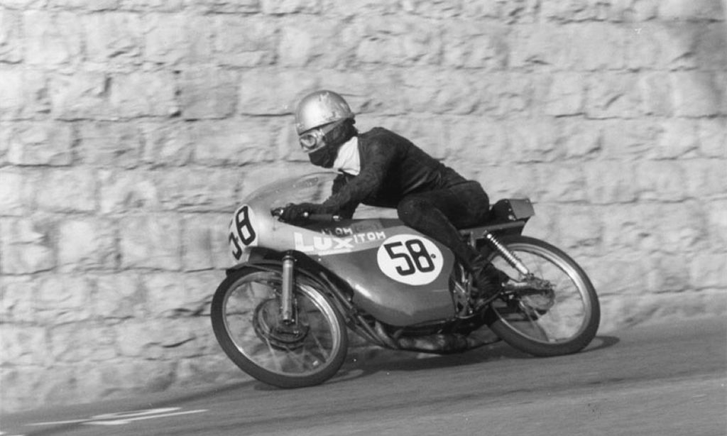 Otello Buscherini on his Itom 50 Competizione, 1970