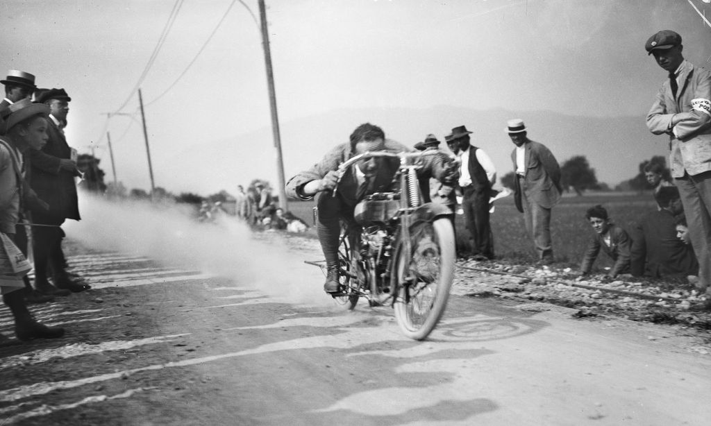 Robert flying by on his 500cc Motosacoche for the standing km on the route Chancy-Eaux-Mortes nearby Geneva, 14 September 1919